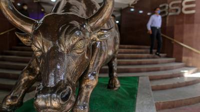 Banks and property stocks drive Iseq higher