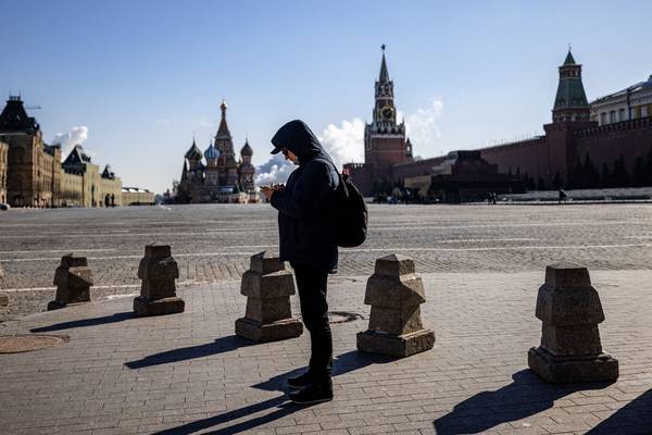 Russia slows Twitter as Kremlin frets over social media