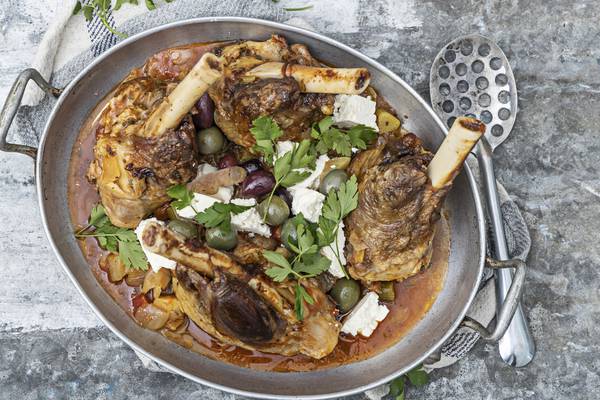Lamb shanks with fennel, olives and feta