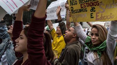 Rousseff in emergency talks over protests