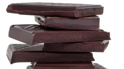 Chocolate  reduces heart disease risk, study says