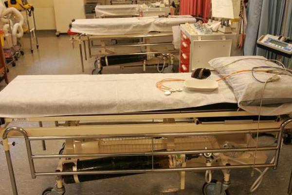 Number on trolleys in hospitals increases again to 575