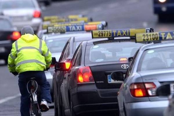 Motorists who park in cycle lanes should receive fines and penalty points - FF