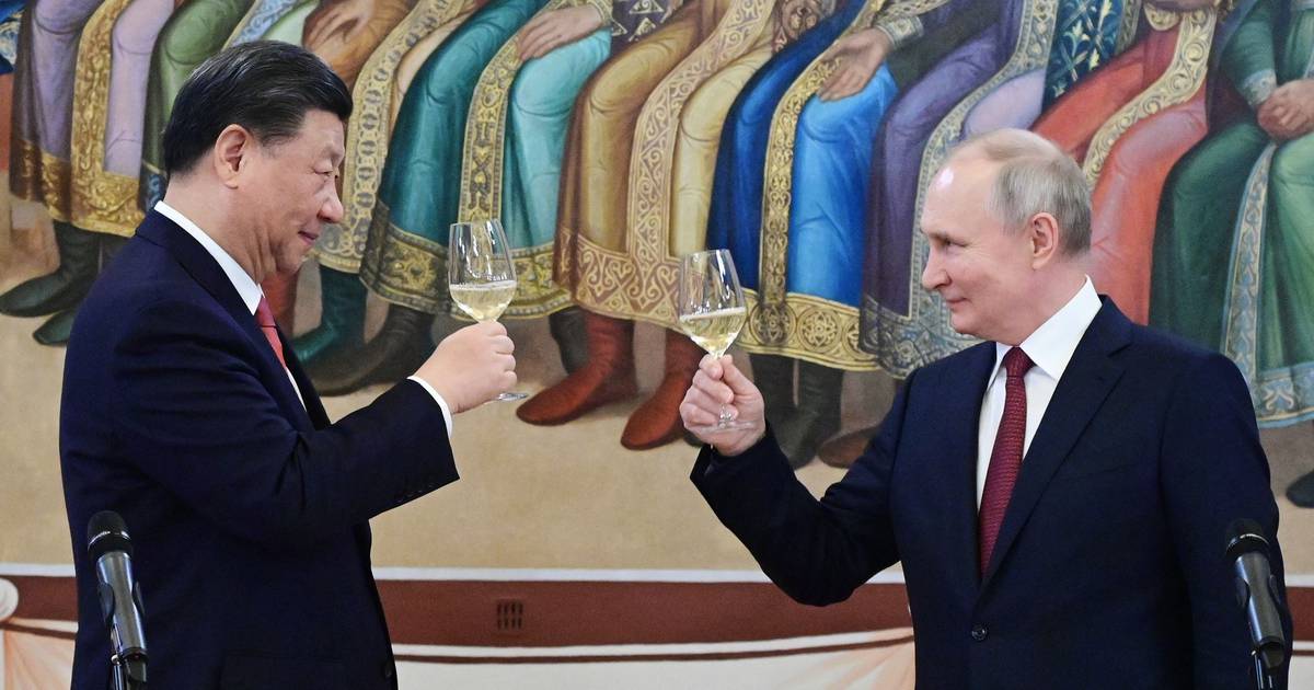 Le sommet Russie-Chine montre qui domine leur relation « sans fin » – The Irish Times