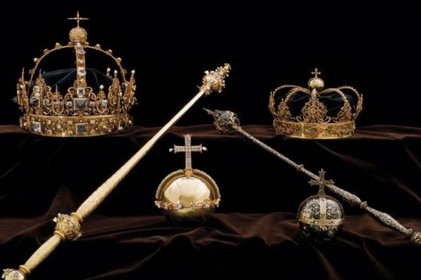 Thieves steal Swedish crown jewels and escape in motorboat