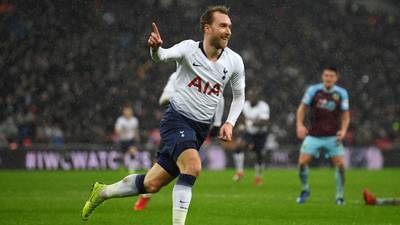 Christian Eriksen scores late winner as Spurs keep up City chase