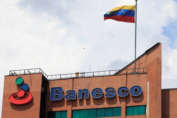Venezuela arrests 11 top executives of private Banesco bank