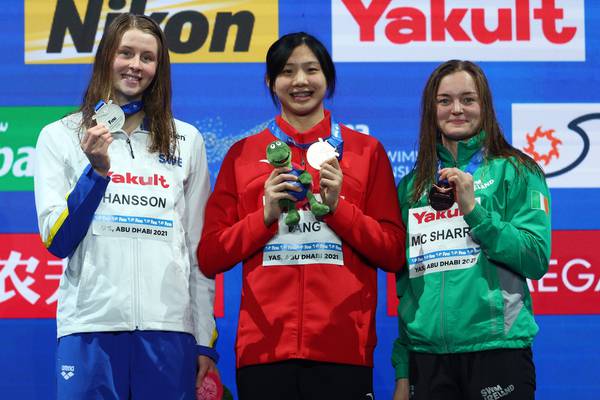 Mona McSharry claims a bronze medal at World Short Course Championships