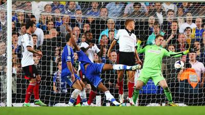 Chelsea go top with win over Fulham
