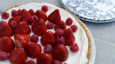 No-cook strawberry and lemon curd tart