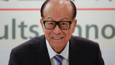 Li Ka-shing, Hong Kong’s richest man and owner of mobile operator Three, to retire