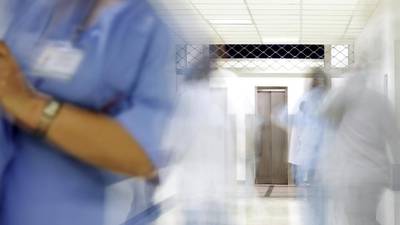 Non-consultant doctors back agreement over  working hours