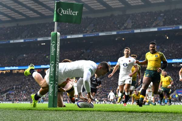 England pull away to secure a sixth straight victory over Australia