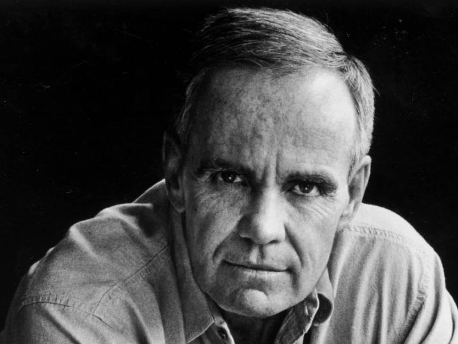 Cormac McCarthy, lauded author of 'The Road' and 'No Country for Old Men,'  dies at 89