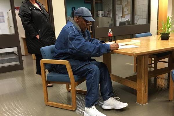 OJ Simpson released after nine years in jail for armed robbery