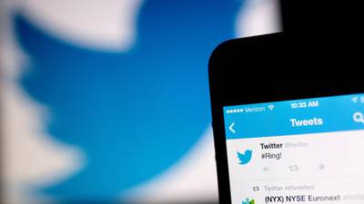 Shares  slump  after  Twitter cuts revenue forecast