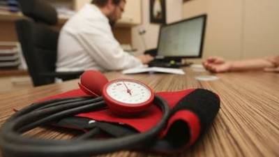 Hospital consultants and non-consultant doctors set to ballot for industrial action