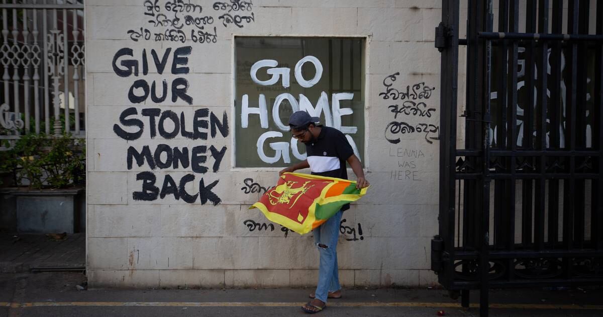 Kekeliruan Pemerintah Picu Revolusi di Jalanan Sri Lanka – The Irish Times