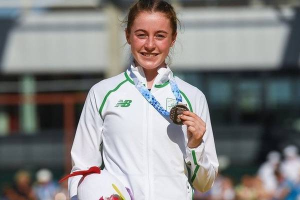 Sarah Healy wins 3,000m gold at European Under-18s