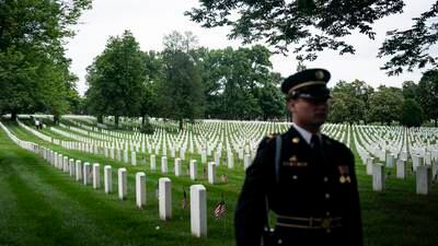 Memorial Day at Arlington: A mood of hushed reunion and observance