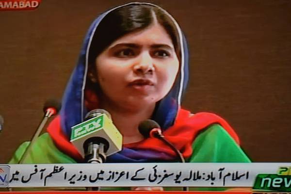 Malala in tears on emotional return to Pakistan