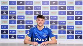 Everton sign Rangers rightback Nathan Patterson