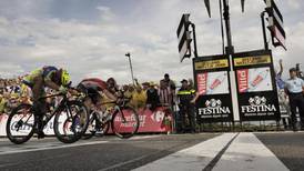 Tour de France: Froome and  Contador hurt main rivals