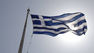 Greece returns to recession as talks with creditors drag on