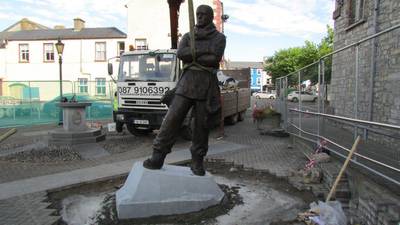 Statue of Polar explorer Ernest Shackleton unveiled in Athy