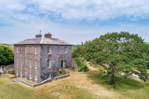 Tori Amos’s Kinsale home sells for more than a song