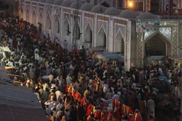 Suicide bomber kills at least 72 people at Pakistan shrine