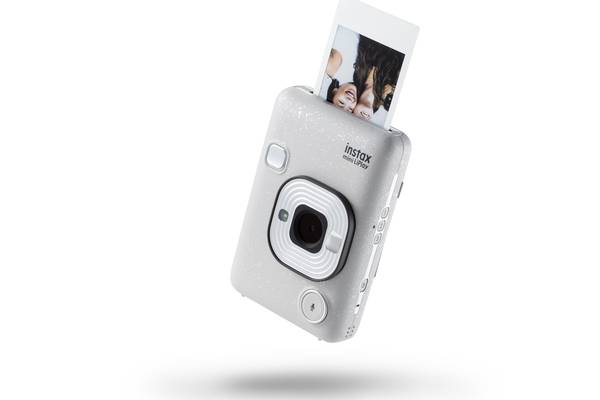 Fujifilm Instax Mini LiPlay: a camera that brings sound into the picture