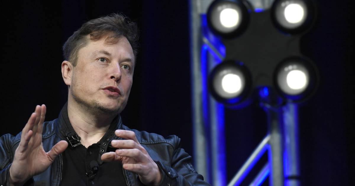 Илон Маск представляет прототип робота-гуманоида, поскольку Tesla планирует произвести миллионы – The Irish Times