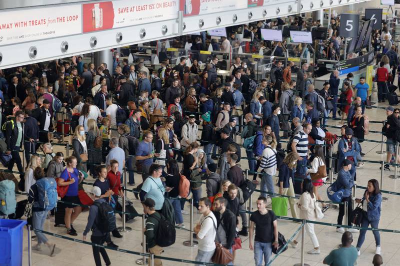 Bank holiday weekend: Sun to make a flying visit as 450,000 to travel through Dublin Airport