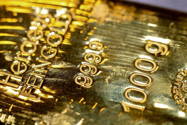 Gold gains on trade concerns and silver breaks $18/oz mark