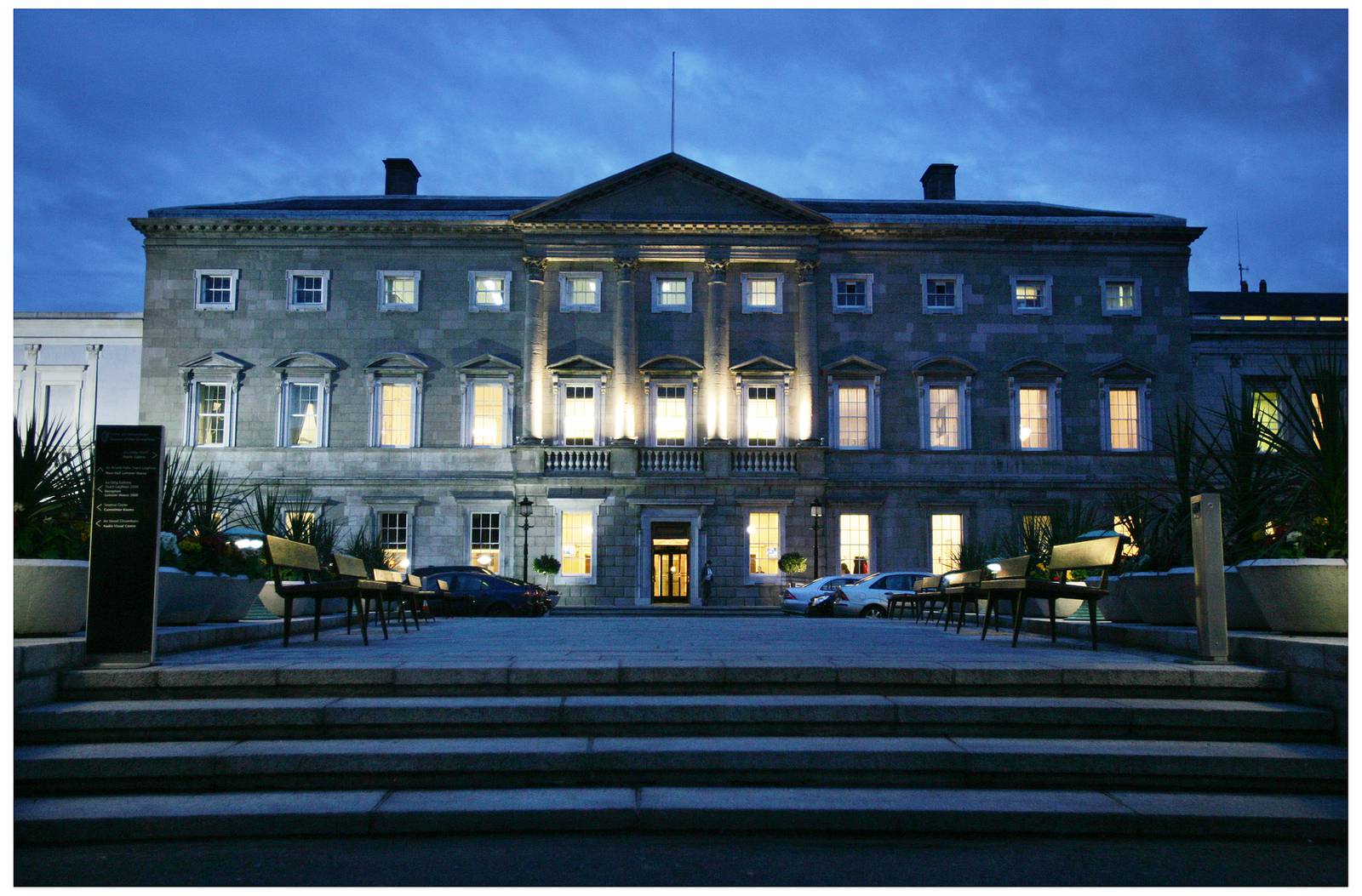 Photograph: Alan Betson, Irish Times Staff Photographer.
--------------------------------------

 Leinster House
Photo taken on 28/3/07