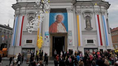 Poles throw a final party for their pope