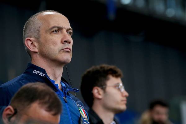 Conor O’Shea to stay with Italy until after Six Nations at least