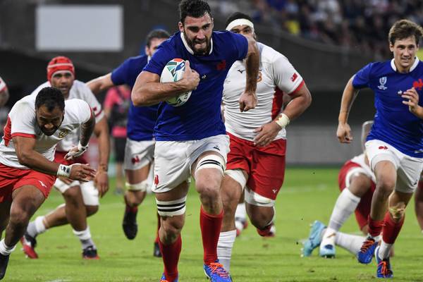 France opt for youth in naming Six Nations squad