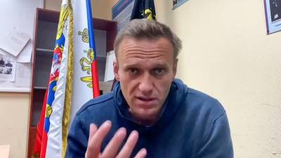 US and EU impose sanctions on Russian officials over Navalny poisoning