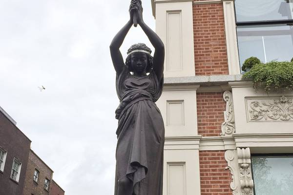 Shelbourne Hotel statues to be restored to their plinths