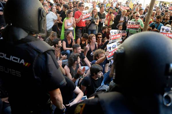 Catalan government defiant over referendum despite arrests