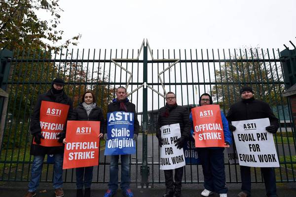 More disruption for students ahead as secondary teachers reject deal