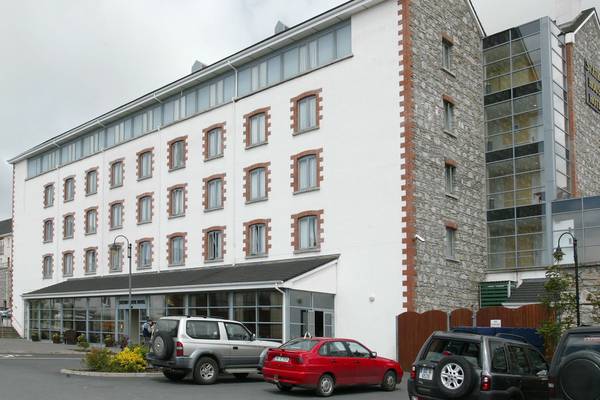 ‘Golfgate’ Clifden hotel records small loss