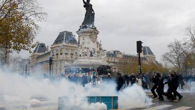 COP21: 100 people  held in Paris amid climate protest violence