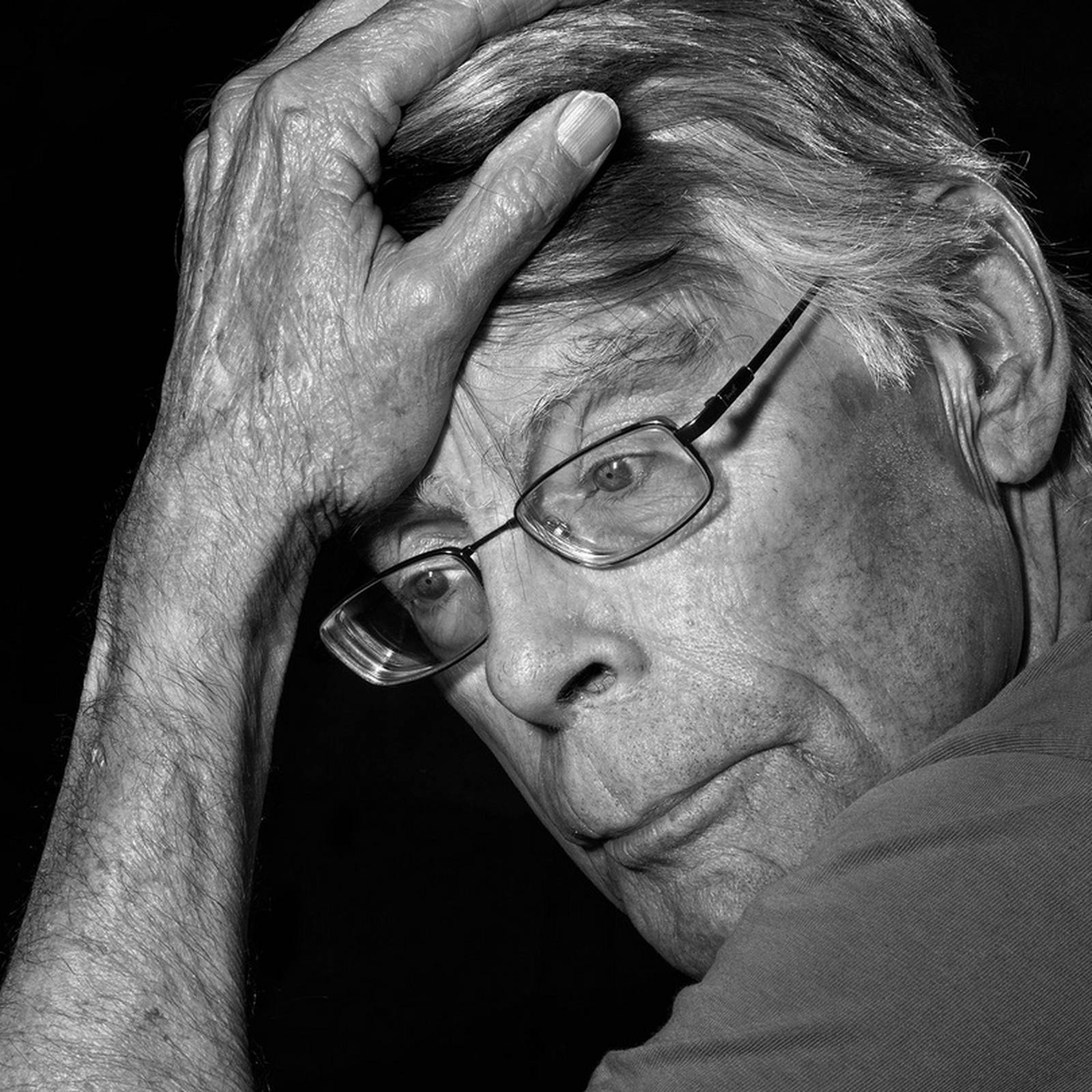 Stephen King: 'I was very ill, on different medications, and I thought I  was dead' – The Irish Times