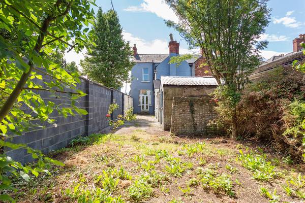 Location, location... and lots of work to do in D8 for €650,000