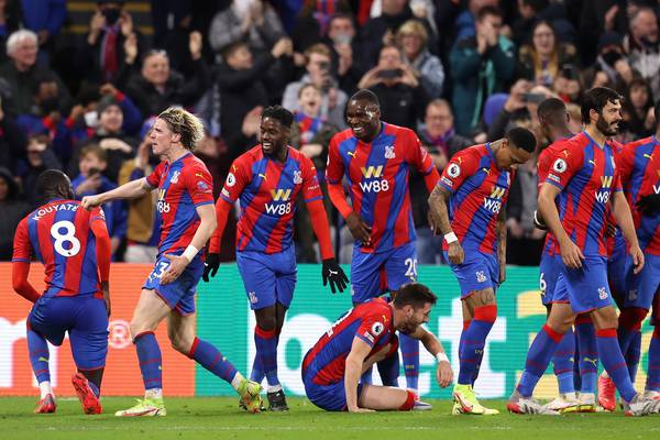 Crystal Palace heap more pressure on Rafael Benítez and Everton