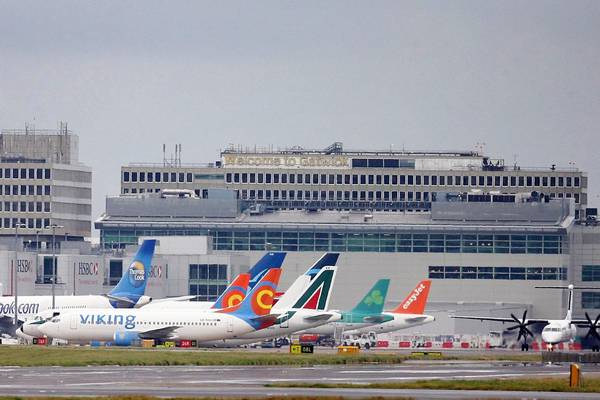 London Gatwick airport restricts flight numbers for week amid air traffic control problems