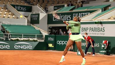 Serena Williams fails to shoot the lights out in Roland Garros opener